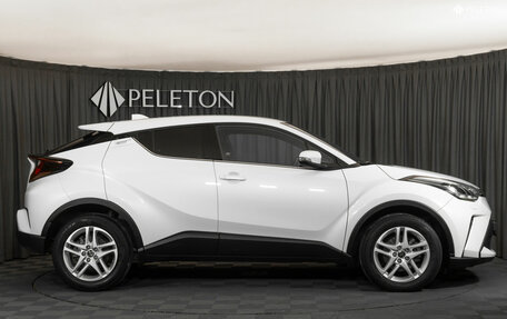 Toyota C-HR I рестайлинг, 2020 год, 2 860 000 рублей, 8 фотография