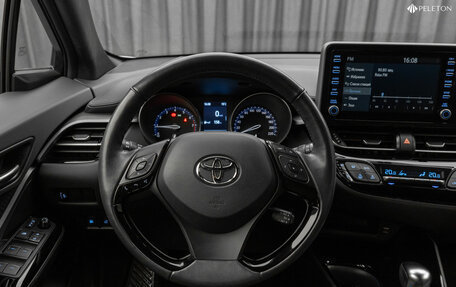 Toyota C-HR I рестайлинг, 2020 год, 2 860 000 рублей, 12 фотография