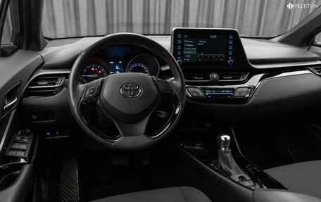 Toyota C-HR I рестайлинг, 2020 год, 2 860 000 рублей, 9 фотография