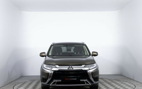 Mitsubishi Outlander III рестайлинг 3, 2018 год, 1 900 000 рублей, 2 фотография