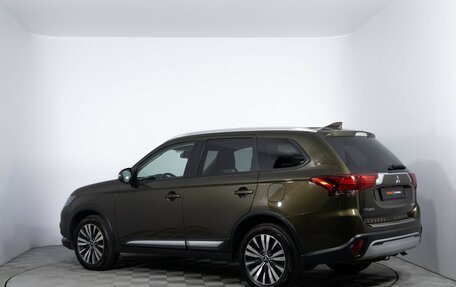 Mitsubishi Outlander III рестайлинг 3, 2018 год, 1 900 000 рублей, 7 фотография