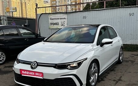 Volkswagen Golf VIII, 2020 год, 2 700 000 рублей, 2 фотография