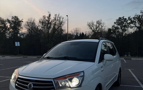 SsangYong Stavic, 2014 год, 1 100 000 рублей, 1 фотография