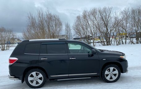 Toyota Highlander III, 2011 год, 2 150 000 рублей, 2 фотография