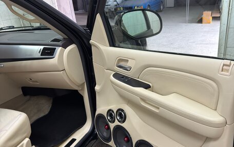 Cadillac Escalade III, 2007 год, 2 700 000 рублей, 18 фотография