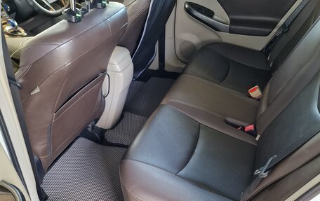 Toyota Prius, 2013 год, 1 200 000 рублей, 11 фотография