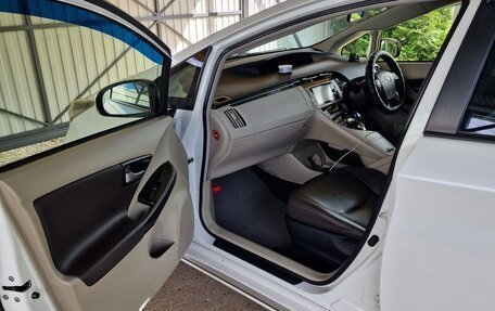 Toyota Prius, 2013 год, 1 200 000 рублей, 12 фотография