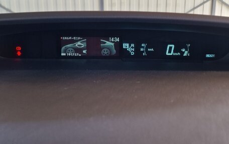 Toyota Prius, 2013 год, 1 200 000 рублей, 17 фотография