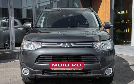 Mitsubishi Outlander III рестайлинг 3, 2013 год, 1 359 000 рублей, 4 фотография