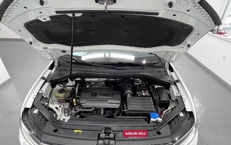 Volkswagen Tiguan II, 2021 год, 3 200 000 рублей, 7 фотография