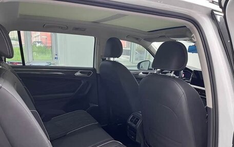 Volkswagen Tiguan II, 2021 год, 3 200 000 рублей, 16 фотография