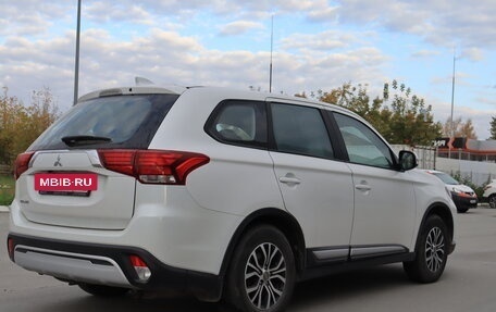 Mitsubishi Outlander III рестайлинг 3, 2020 год, 2 000 000 рублей, 2 фотография