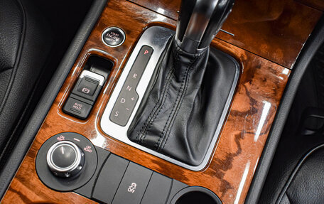 Volkswagen Touareg III, 2011 год, 1 820 000 рублей, 10 фотография