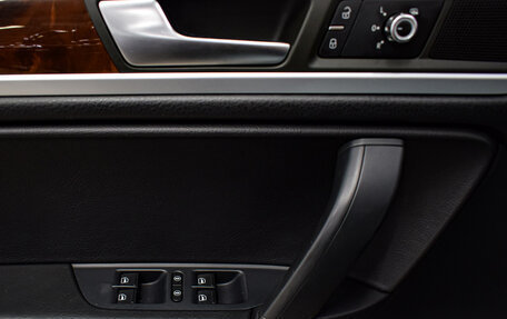 Volkswagen Touareg III, 2011 год, 1 820 000 рублей, 9 фотография