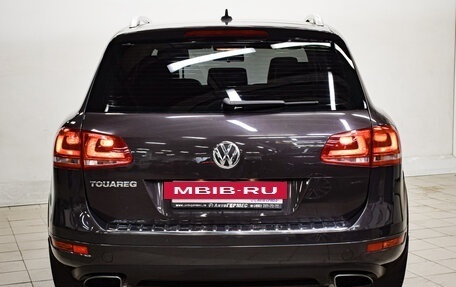 Volkswagen Touareg III, 2011 год, 1 820 000 рублей, 3 фотография