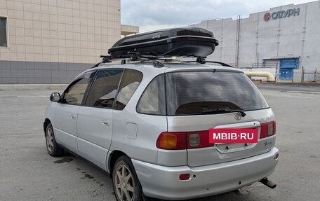 Toyota Ipsum II, 1996 год, 490 000 рублей, 2 фотография