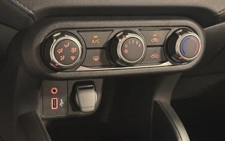 Nissan Versa, 2025 год, 2 050 000 рублей, 17 фотография