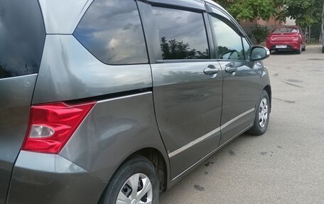Honda Freed I, 2010 год, 800 000 рублей, 8 фотография
