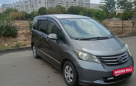 Honda Freed I, 2010 год, 800 000 рублей, 3 фотография