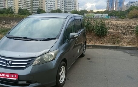 Honda Freed I, 2010 год, 800 000 рублей, 2 фотография