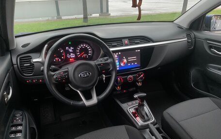 KIA Rio IV, 2021 год, 1 590 000 рублей, 10 фотография