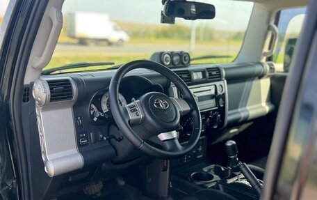 Toyota FJ Cruiser, 2010 год, 3 300 000 рублей, 13 фотография