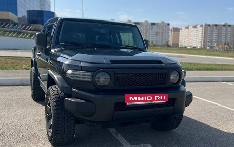 Toyota FJ Cruiser, 2010 год, 3 300 000 рублей, 2 фотография