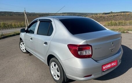 Renault Logan II, 2018 год, 880 000 рублей, 1 фотография