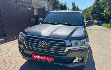 Toyota Land Cruiser 200, 2015 год, 4 550 000 рублей, 1 фотография