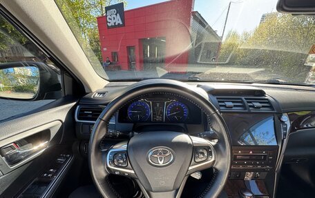Toyota Camry, 2017 год, 2 590 000 рублей, 18 фотография