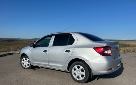Renault Logan II, 2018 год, 880 000 рублей, 2 фотография