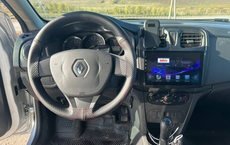 Renault Logan II, 2018 год, 880 000 рублей, 6 фотография