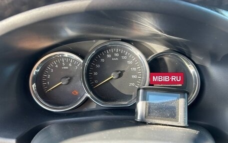 Renault Logan II, 2018 год, 880 000 рублей, 7 фотография