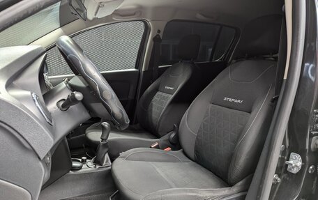 Renault Sandero II рестайлинг, 2015 год, 855 000 рублей, 13 фотография