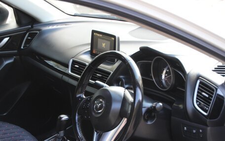Mazda Axela, 2015 год, 1 300 000 рублей, 23 фотография