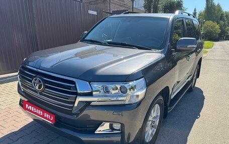 Toyota Land Cruiser 200, 2015 год, 4 550 000 рублей, 2 фотография