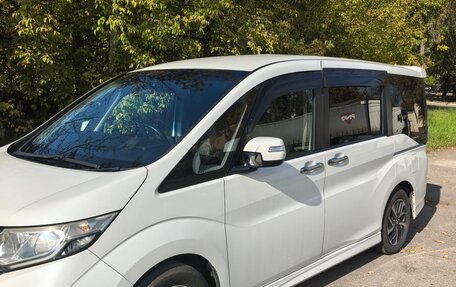 Honda Stepwgn IV, 2015 год, 2 170 000 рублей, 2 фотография
