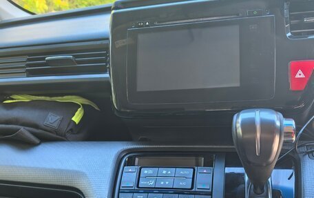 Honda Stepwgn IV, 2015 год, 2 170 000 рублей, 12 фотография