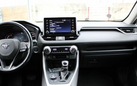 Toyota RAV4, 2020 год, 2 800 000 рублей, 9 фотография