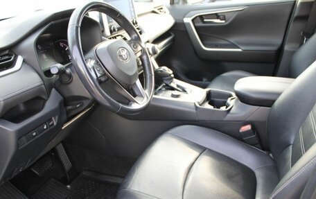 Toyota RAV4, 2020 год, 2 800 000 рублей, 11 фотография
