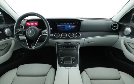 Mercedes-Benz E-Класс, 2020 год, 4 440 000 рублей, 9 фотография