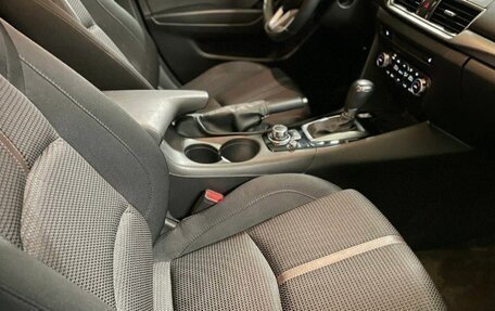 Mazda 3, 2018 год, 1 650 000 рублей, 6 фотография