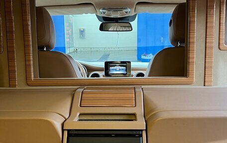 Mercedes-Benz V-Класс, 2018 год, 8 500 000 рублей, 22 фотография