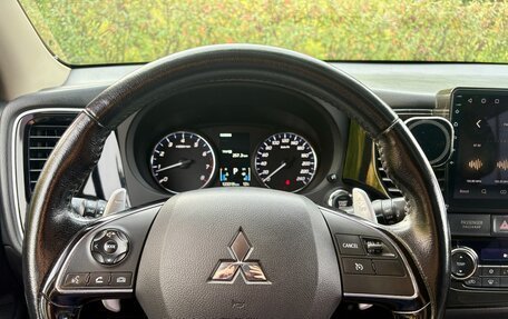Mitsubishi Outlander III рестайлинг 3, 2015 год, 1 850 000 рублей, 8 фотография