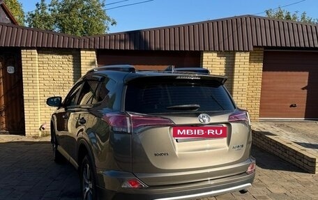 Toyota RAV4, 2016 год, 2 600 000 рублей, 5 фотография
