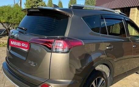 Toyota RAV4, 2016 год, 2 600 000 рублей, 10 фотография