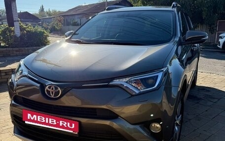 Toyota RAV4, 2016 год, 2 600 000 рублей, 11 фотография
