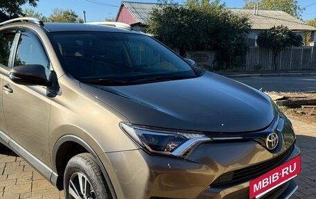 Toyota RAV4, 2016 год, 2 600 000 рублей, 13 фотография