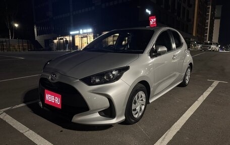 Toyota Yaris, 2021 год, 1 050 000 рублей, 1 фотография