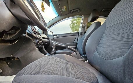 Hyundai Solaris II рестайлинг, 2014 год, 650 000 рублей, 18 фотография